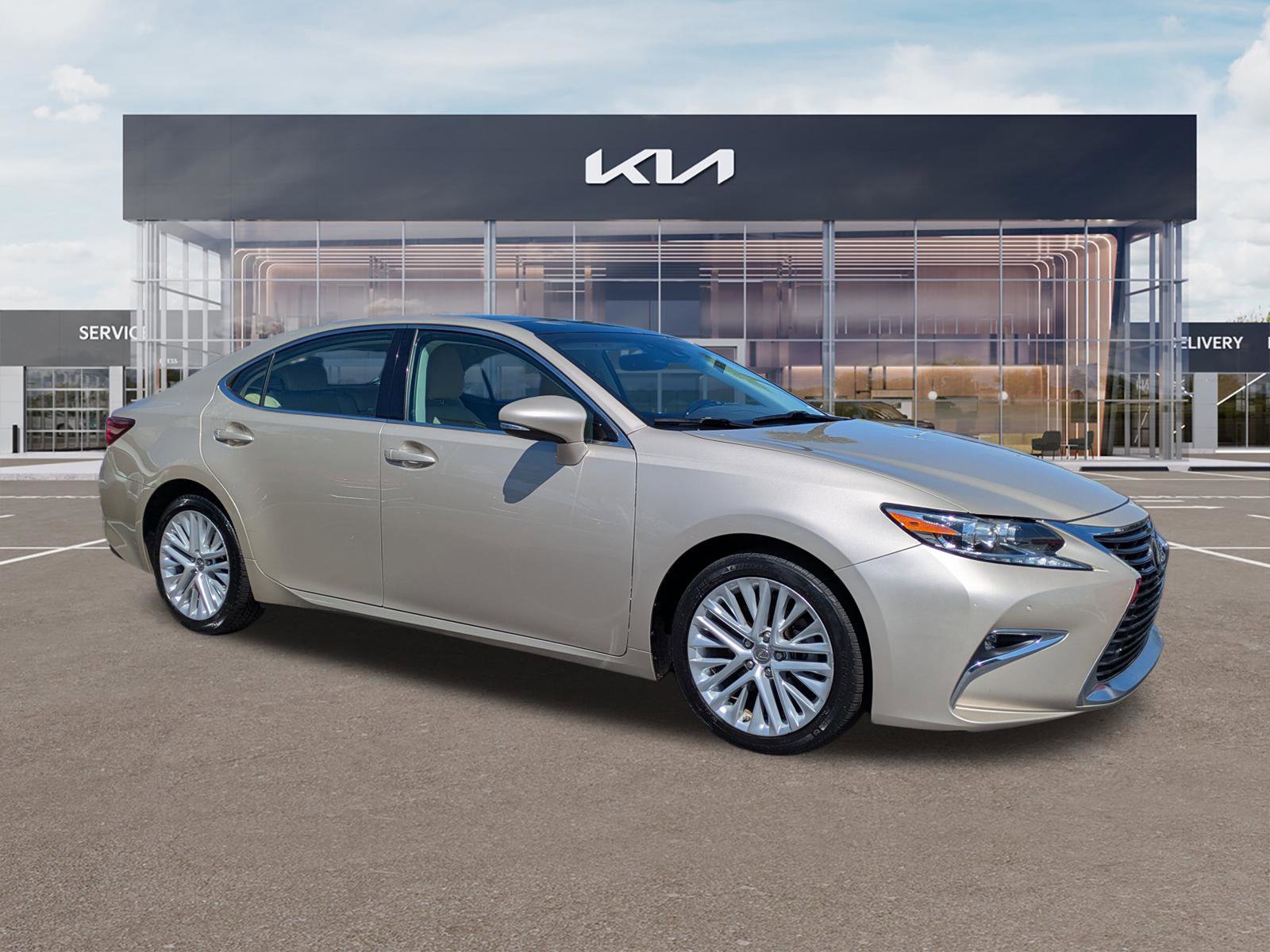 Used 2016 Lexus ES 350 w/ Luxury Package w/Wood Trim image 2