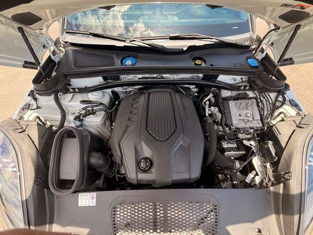 Used 2024 Porsche Macan Turbo AWD/4WD image 16