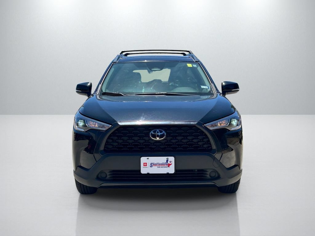 Used 2024 Toyota Corolla Cross LE FWD video 2