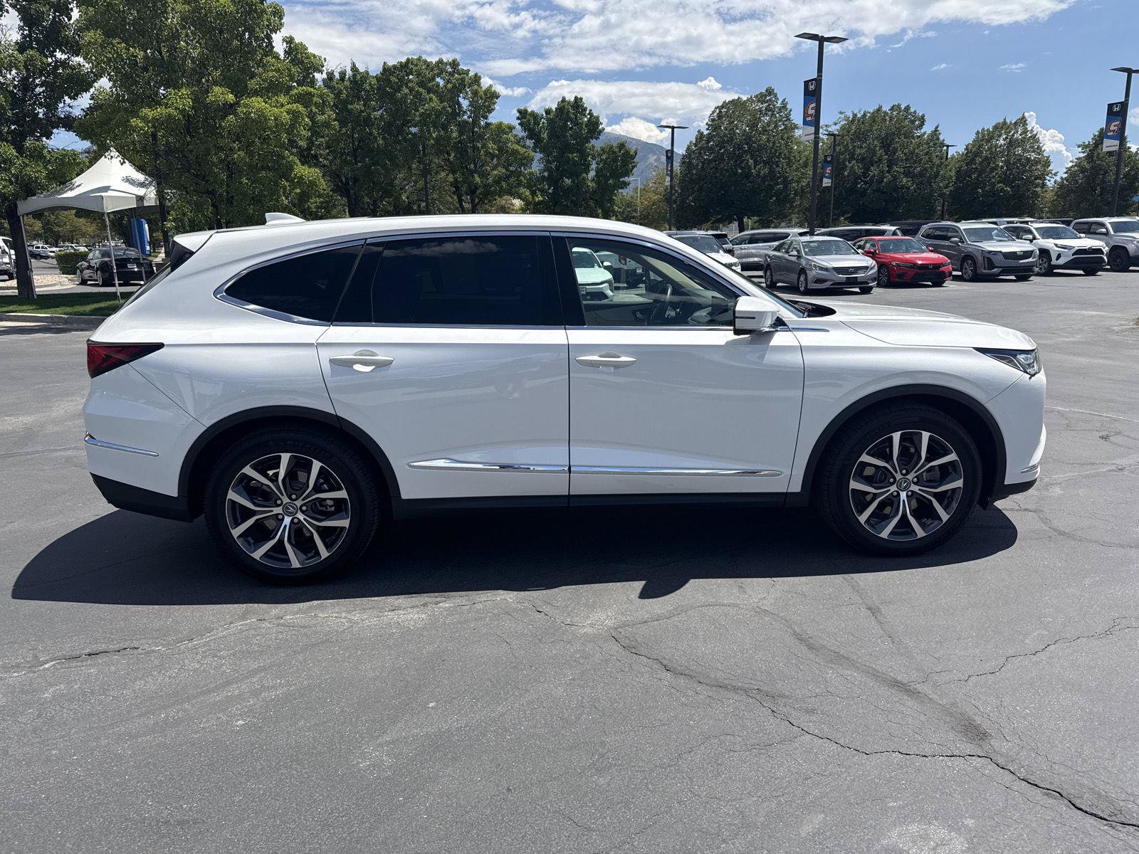 Used 2024 Acura MDX w/ Technology Package AWD/4WD image 4