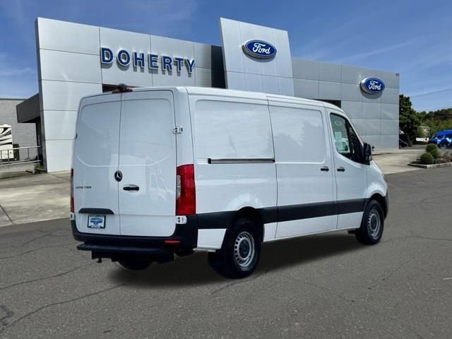 Used 2021 Mercedes-Benz Sprinter 2500 image 9