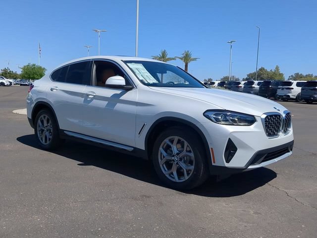 Used 2025 BMW X4 xDrive30i w/ Premium Package AWD/4WD image 4
