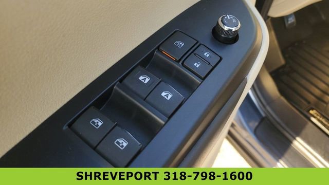 Used 2019 Toyota Highlander XLE FWD image 32