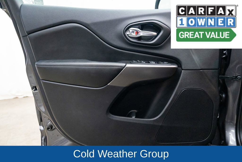 Used 2019 Jeep Cherokee Latitude Plus w/ Cold Weather Group AWD/4WD image 21