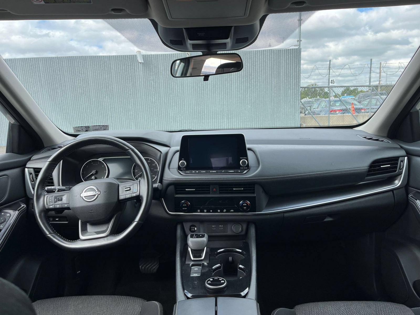 Used 2025 Nissan Rogue SV AWD/4WD image 34
