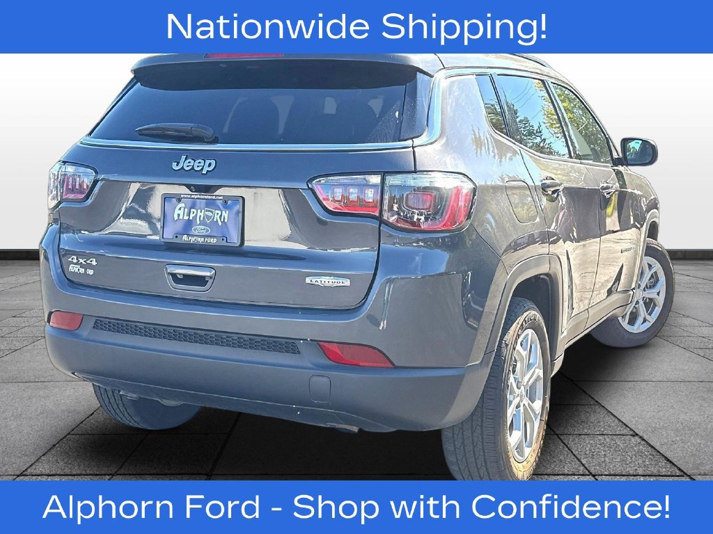Used 2024 Jeep Compass Latitude AWD/4WD image 7