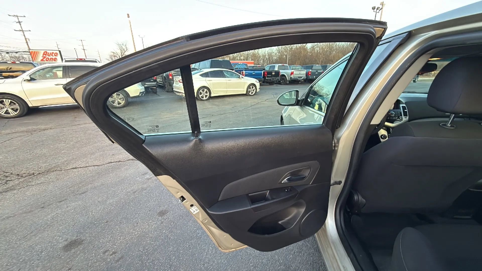 Used 2015 Chevrolet Cruze LT image 11