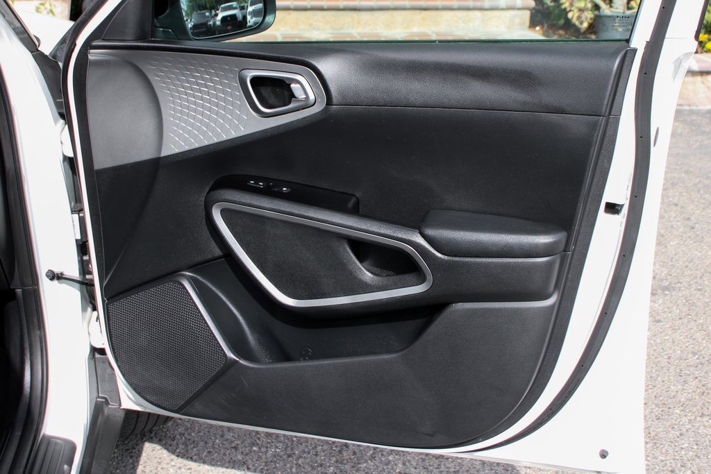 Used 2023 Kia Soul S image 36