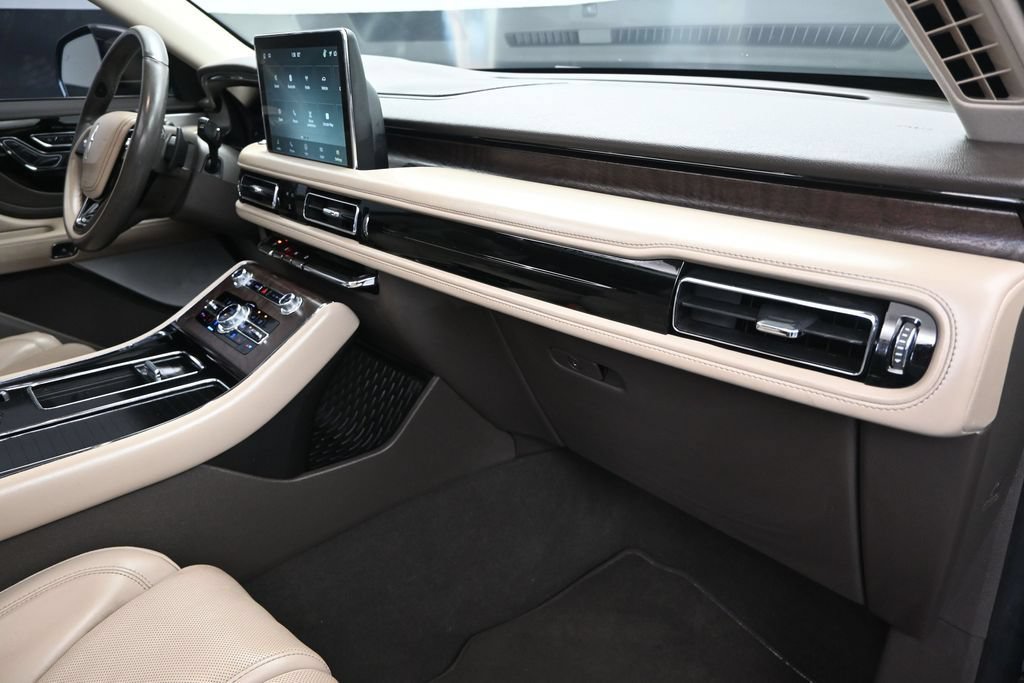 Used 2022 Lincoln Aviator Reserve w/ Equipment Group 201A RWD image 25