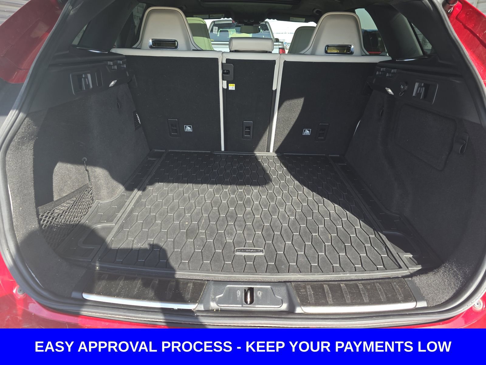 Used 2020 Jaguar F-PACE SVR image 13