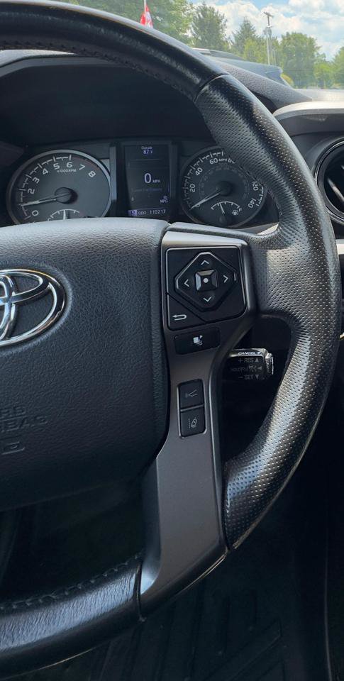 Used 2019 Toyota Tacoma TRD Sport AWD/4WD image 11