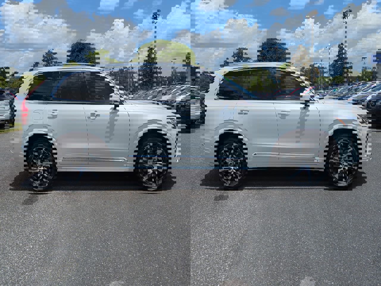 New 2025 Volvo XC90 B6 Ultra w/ Lounge Package image 3