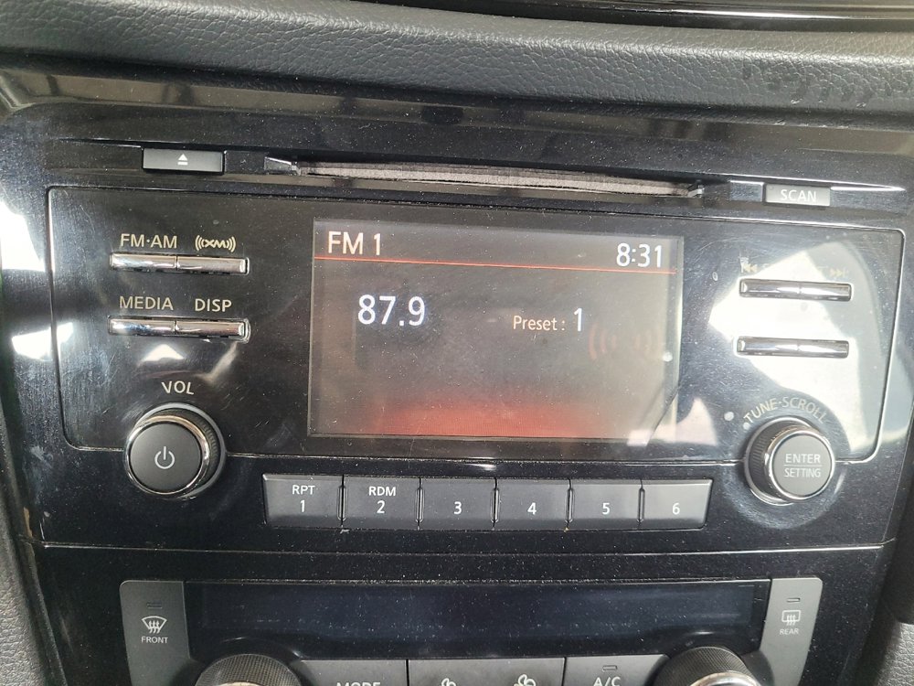 Used 2017 Nissan Rogue SV image 25