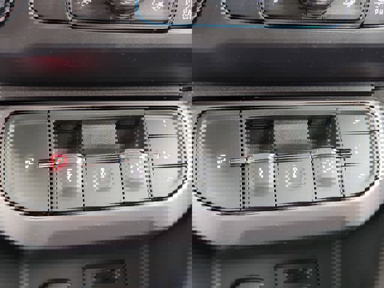 Used 2023 GMC Acadia AT4 w/ Technology Package image 34