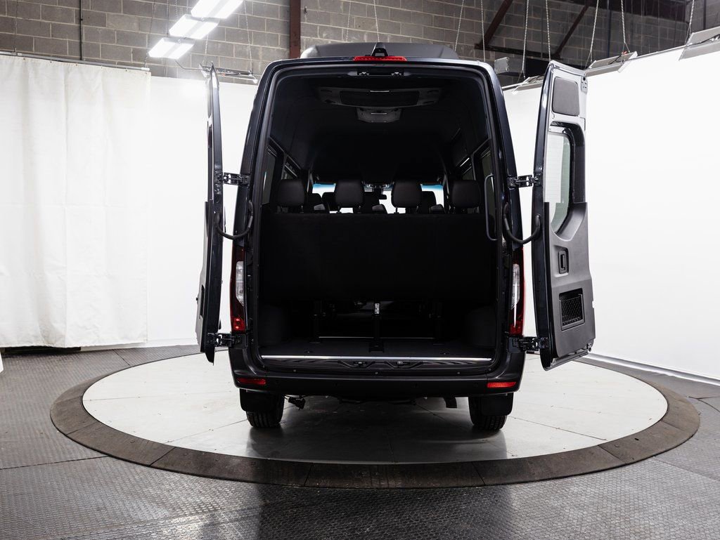 Used 2025 Mercedes-Benz Sprinter 2500 image 31