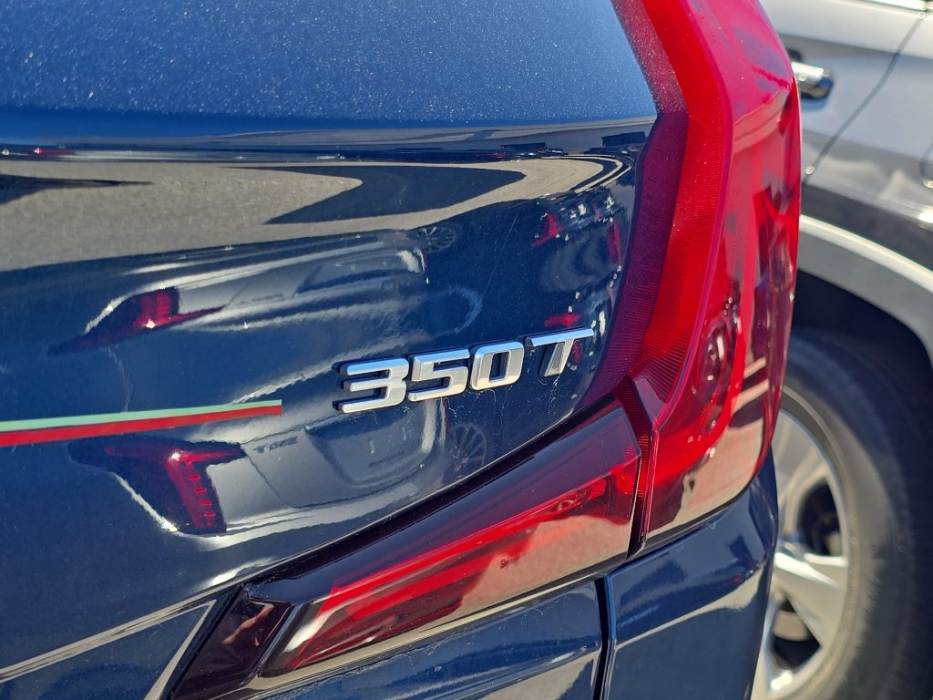 Used 2022 Cadillac XT4 Premium Luxury w/ Enhanced Visibility Package image 11