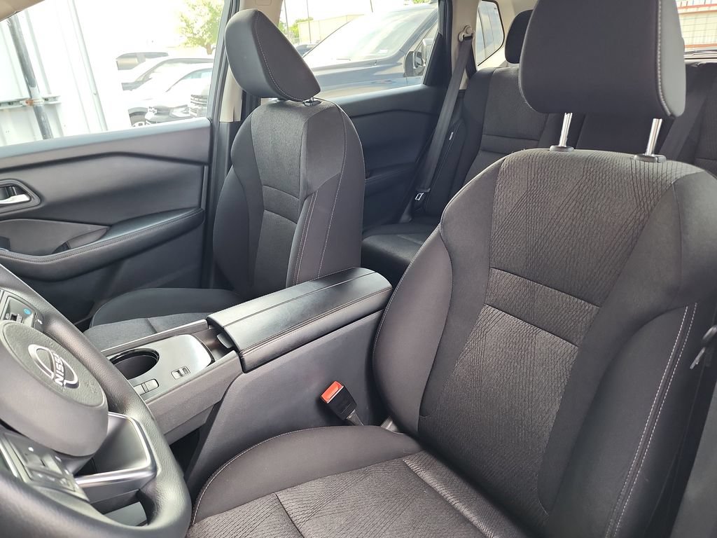 Used 2024 Nissan Rogue SV FWD image 16