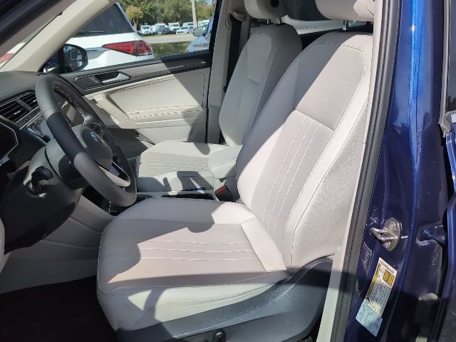 Used 2022 Volkswagen Tiguan SE image 9