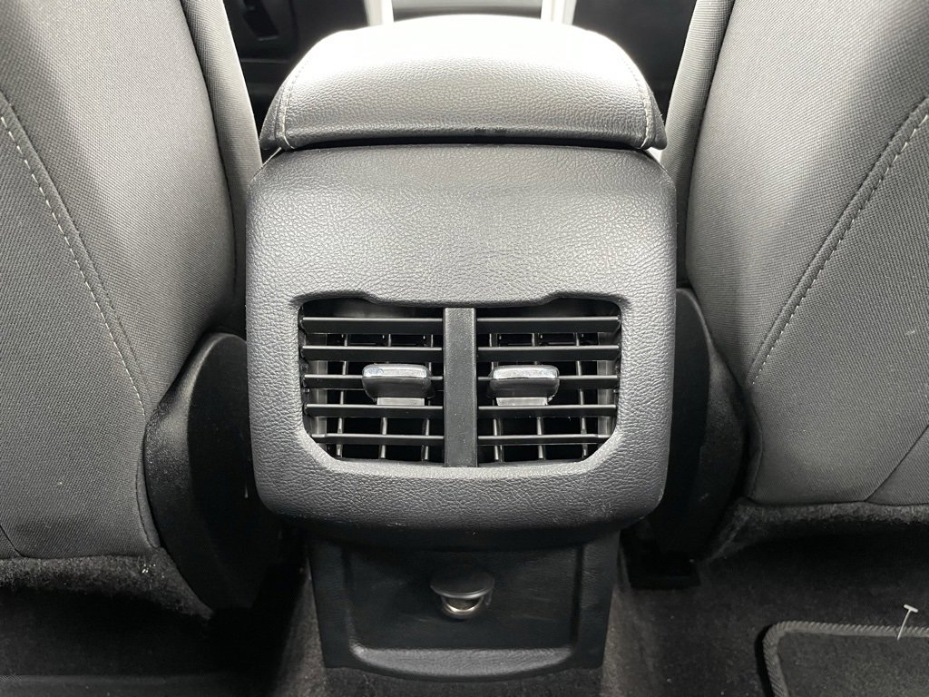 Used 2019 Ford Fusion SE image 28