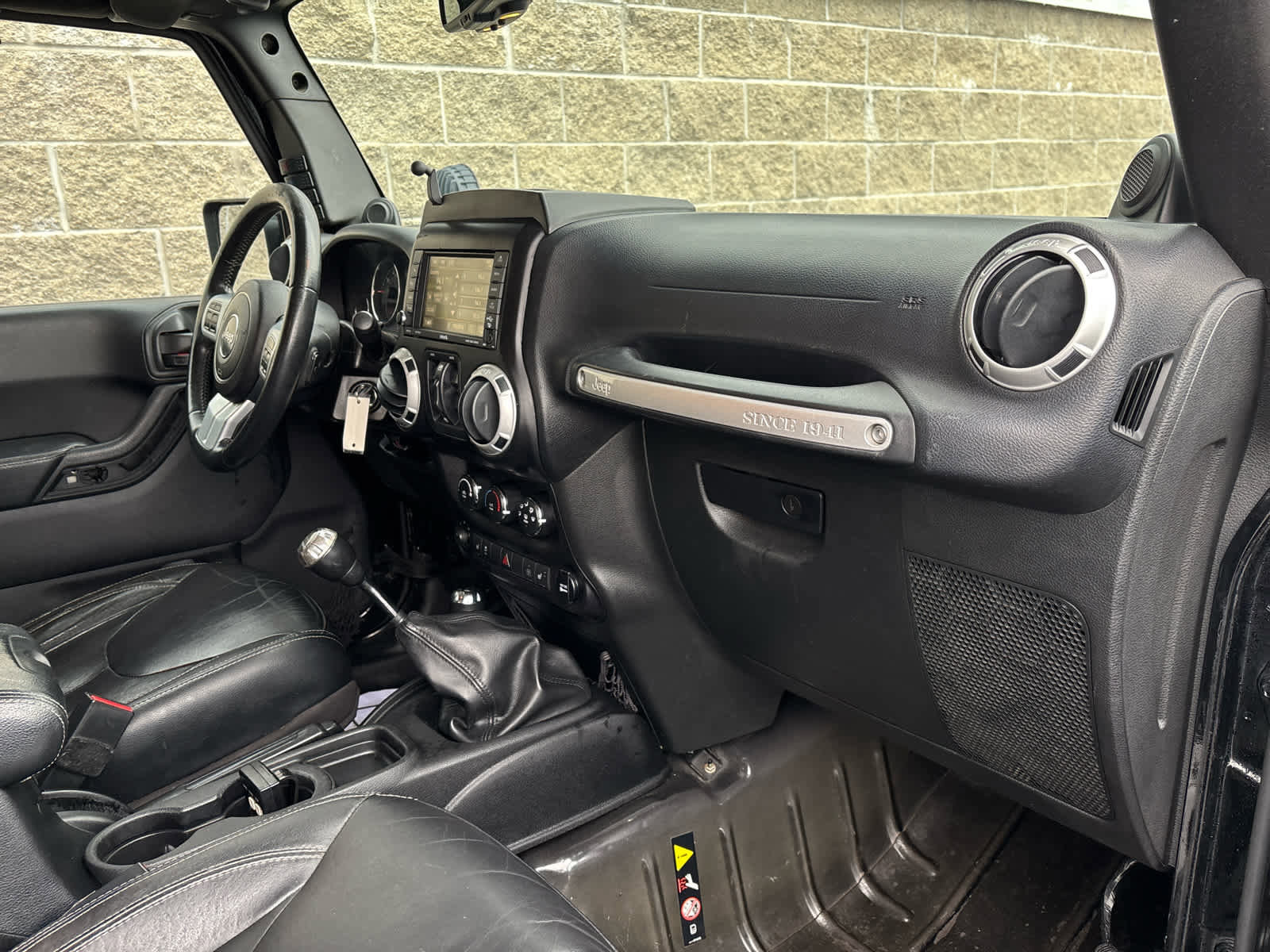 Used 2014 Jeep Wrangler Unlimited Rubicon image 8
