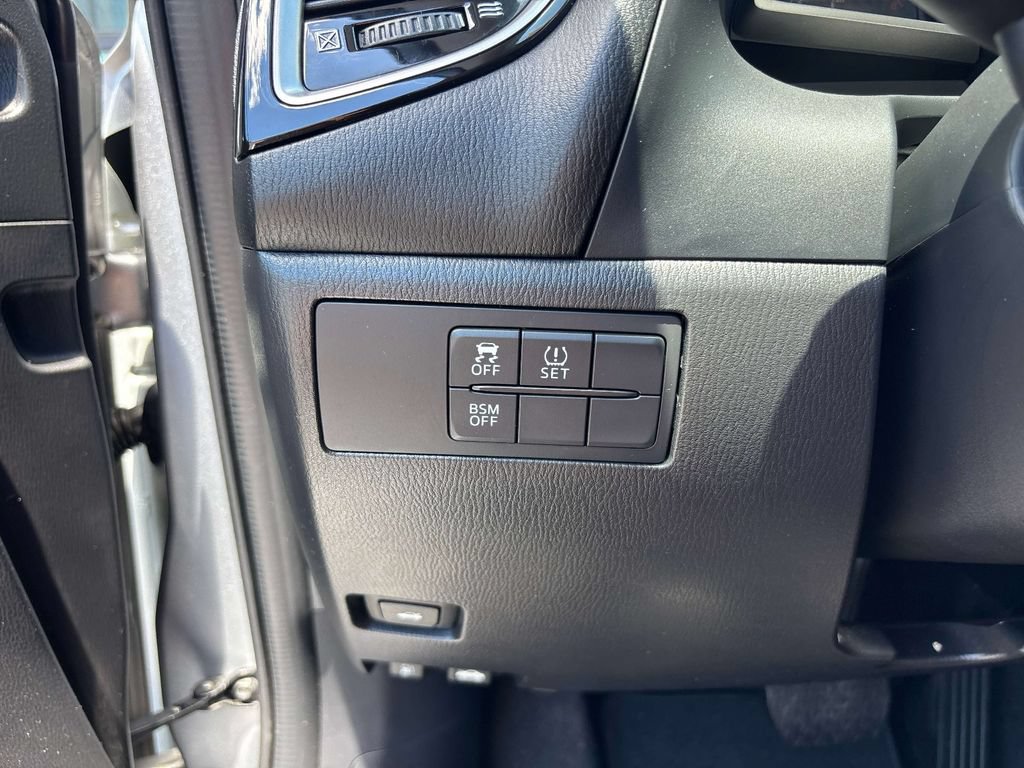 Used 2016 MAZDA MAZDA3 i Sport w/ Preferred Equipment Package FWD image 19