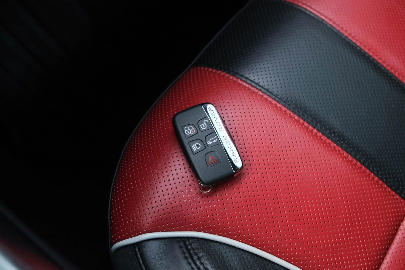 Used 2017 Land Rover Range Rover Sport SVR image 49