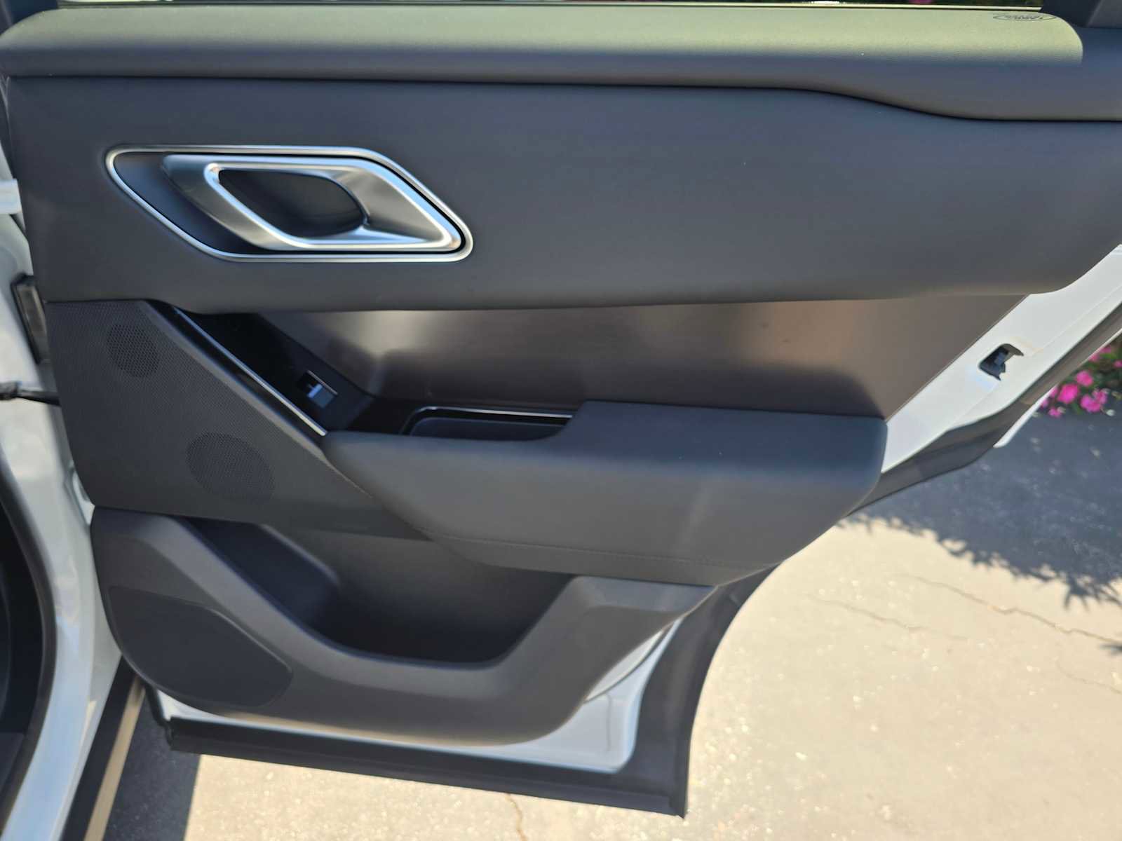 Certified 2026 Land Rover Range Rover Velar Dynamic SE image 13