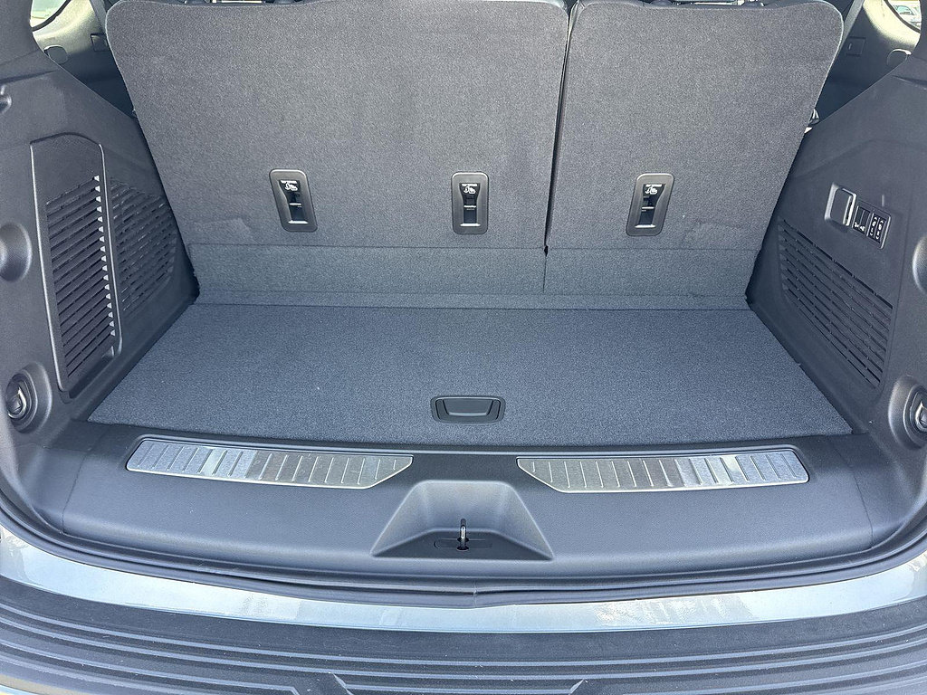 New 2026 GMC Yukon AT4 w/ AT4 Premium Package AWD/4WD image 27