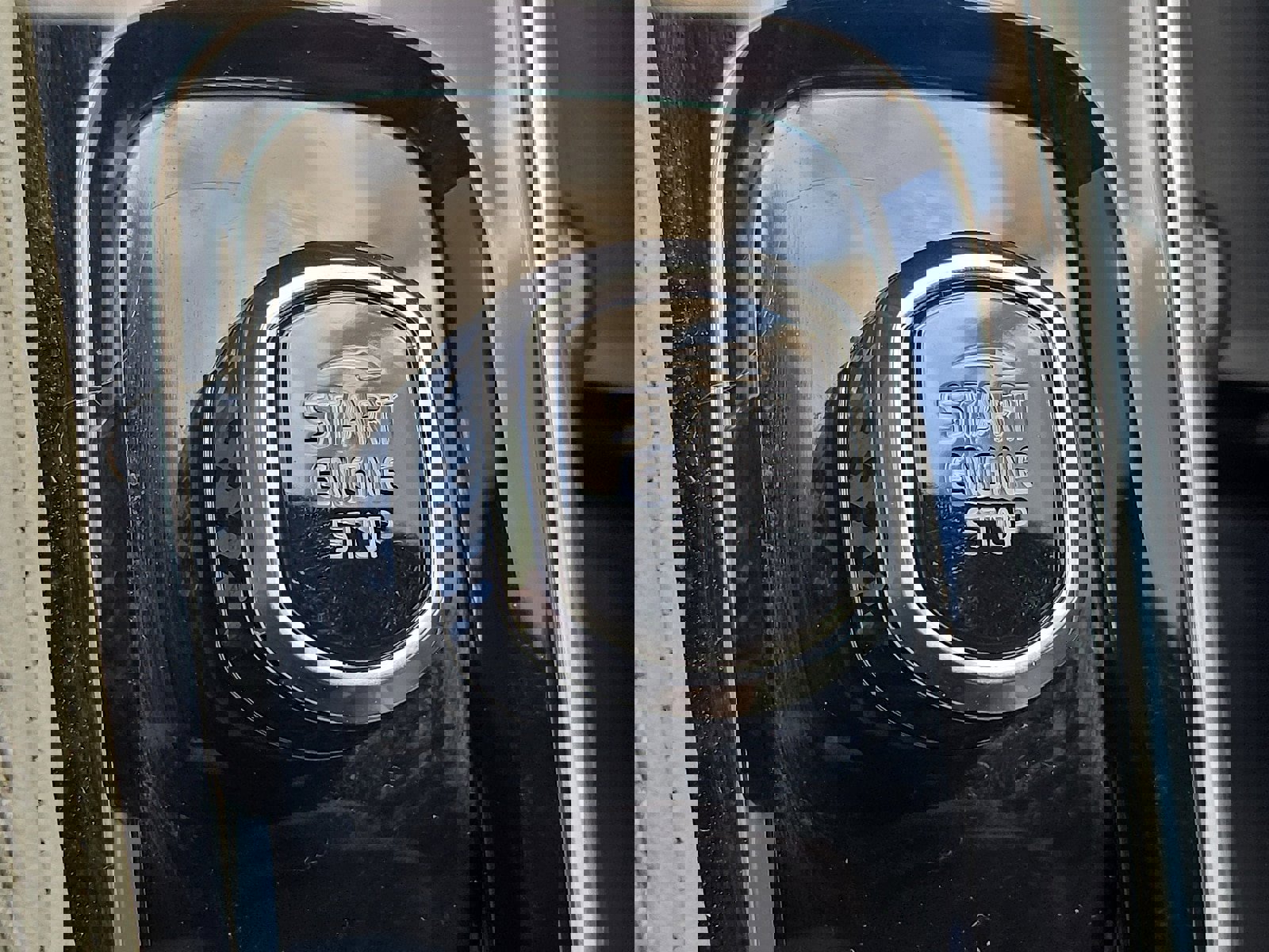 Used 2023 Volvo XC90 B6 Plus image 25