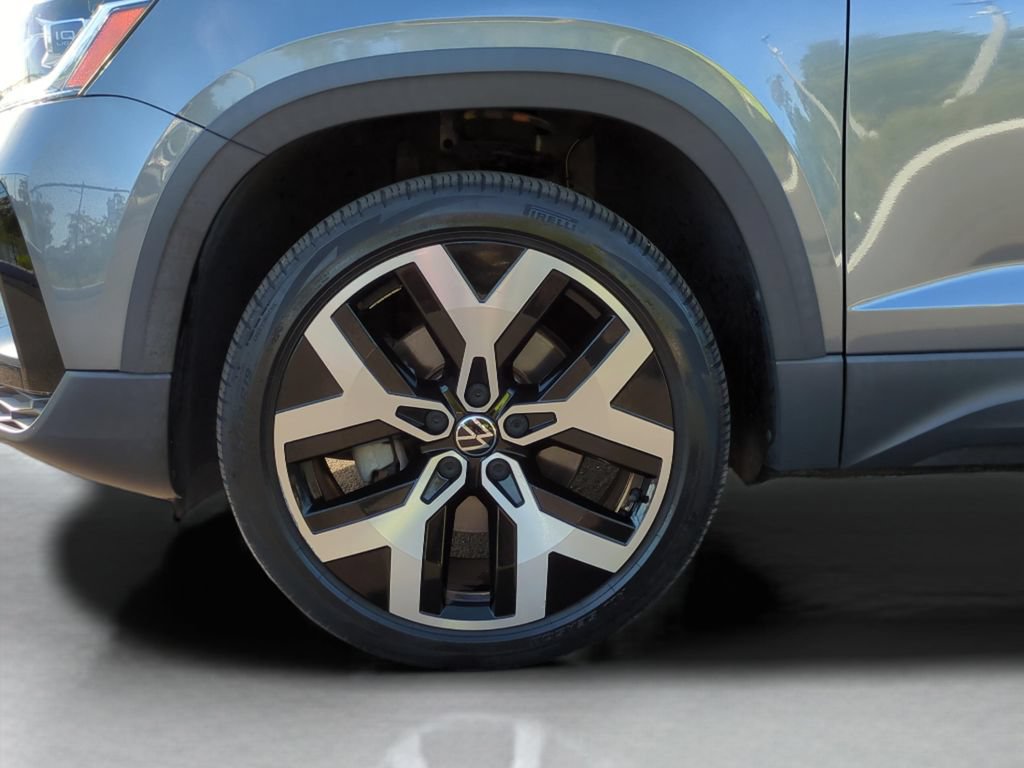 Used 2022 Volkswagen Taos SEL w/ Panoramic Sunroof Package AWD/4WD image 26