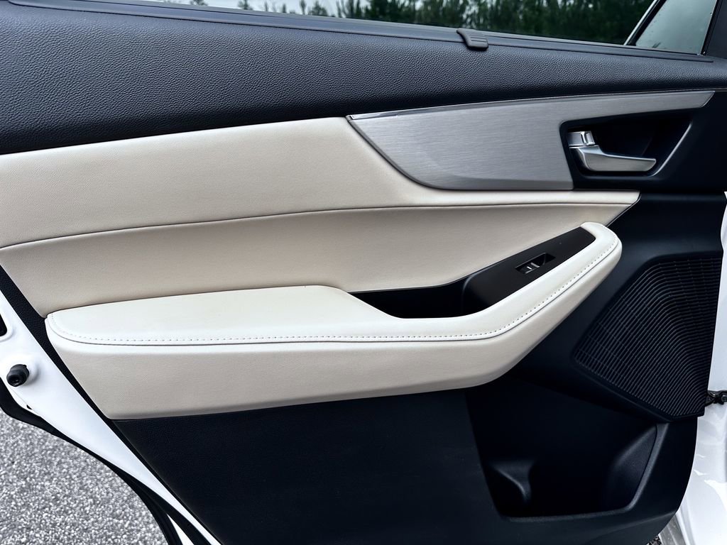 Used 2024 Acura MDX SH-AWD w/ Technology Package image 31