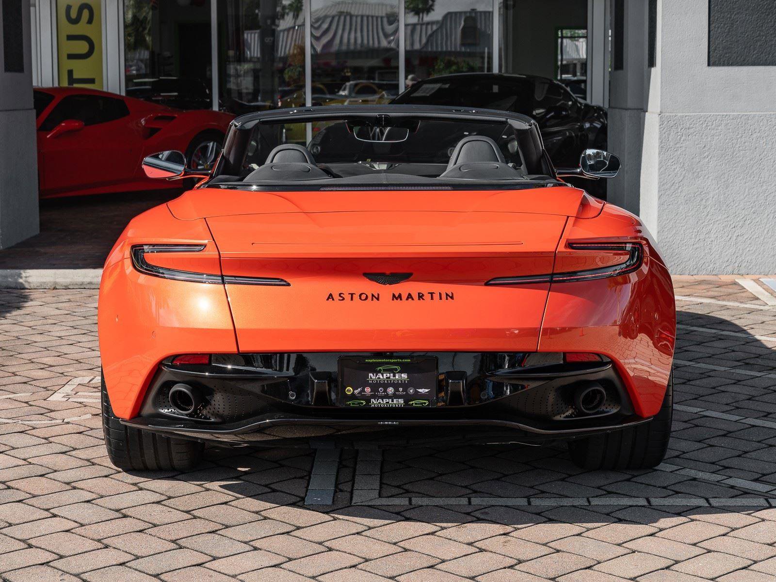 Used 2024 Aston Martin DB12 Convertible RWD image 18