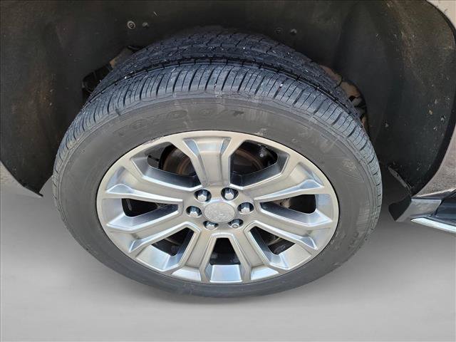 Used 2018 GMC Yukon XL Denali w/ Open Road Package RWD image 11