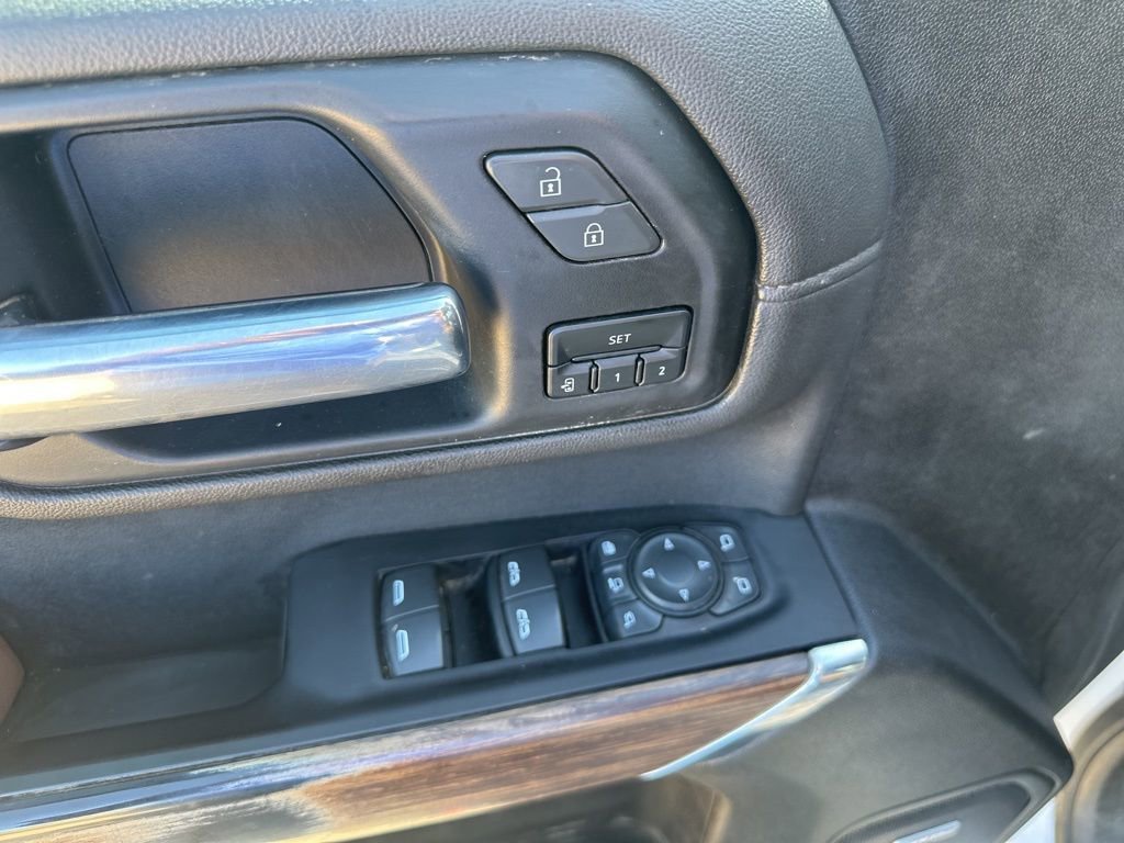 Used 2022 Chevrolet Silverado 3500 High Country w/ Technology Package image 16