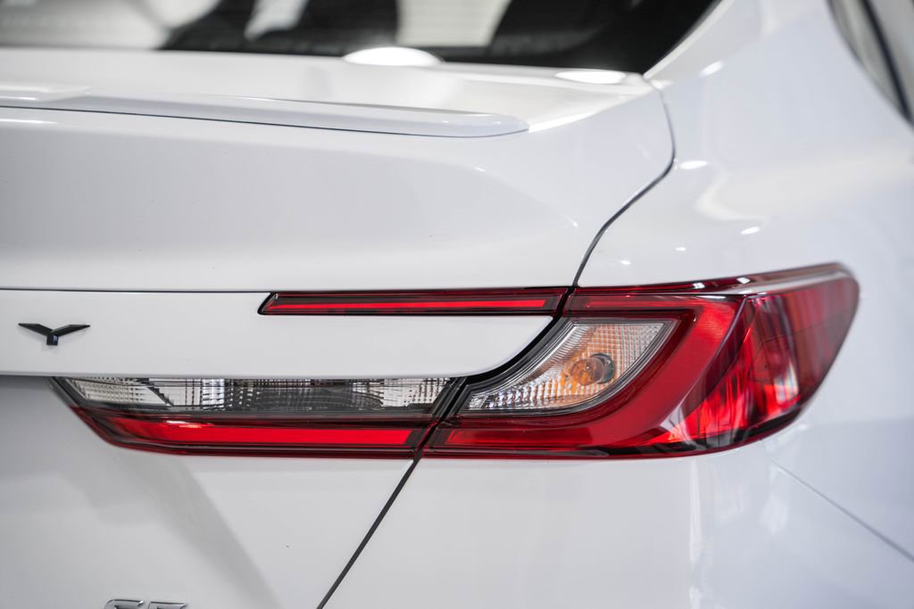 Used 2025 Toyota Camry SE image 6