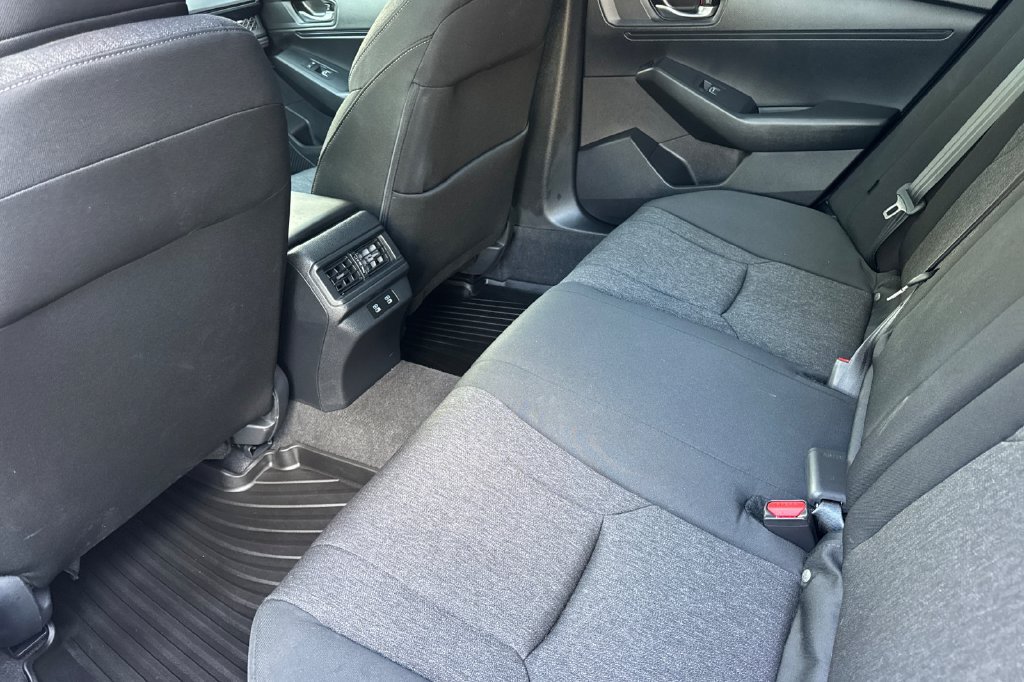 Used 2025 Honda Accord SE image 7