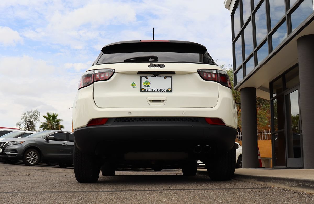 Used 2019 Jeep Compass Latitude FWD image 12