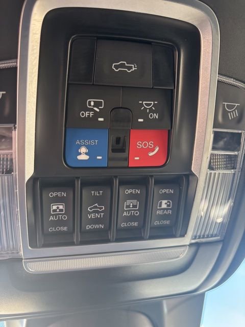 Used 2023 RAM 1500 Limited AWD/4WD image 32