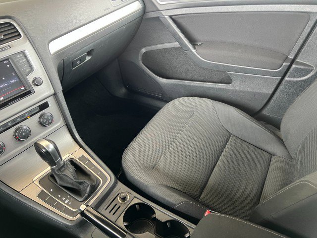 Used 2016 Volkswagen Golf S FWD image 21