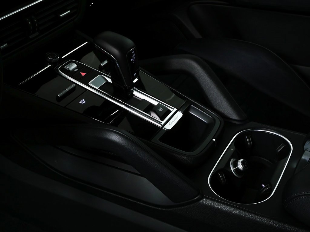 Used 2020 Porsche Cayenne E-Hybrid image 18