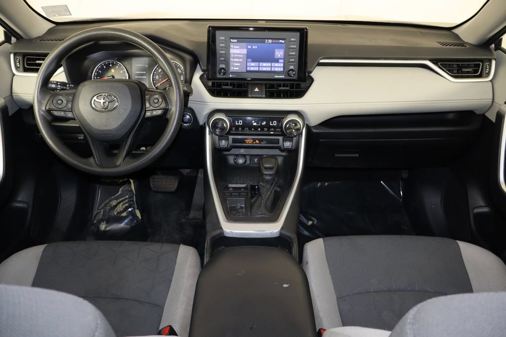 Used 2021 Toyota RAV4 XLE w/ Convenience Package FWD image 13