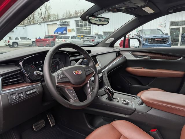 Used 2025 Cadillac XT5 Sportv w/ Technology Package AWD/4WD image 13