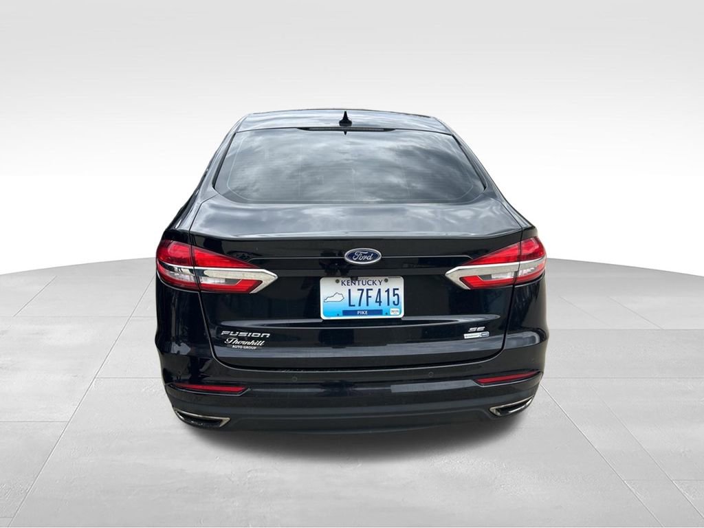 Used 2019 Ford Fusion SE AWD/4WD image 9