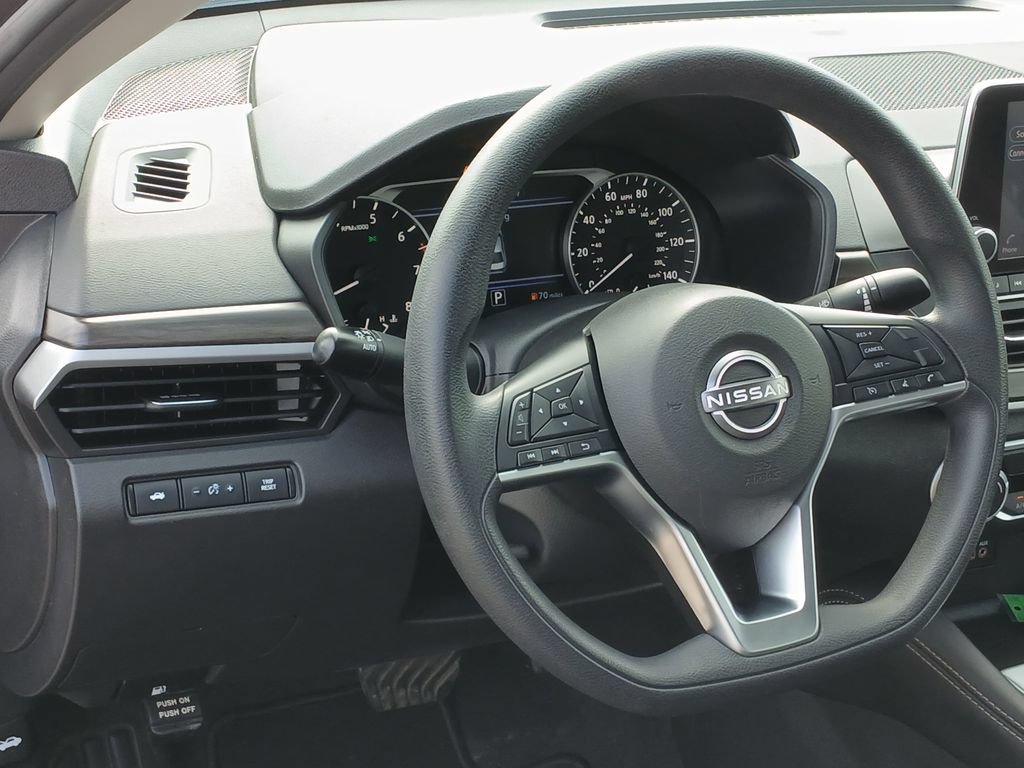 Used 2023 Nissan Altima 2.5 SV FWD image 18
