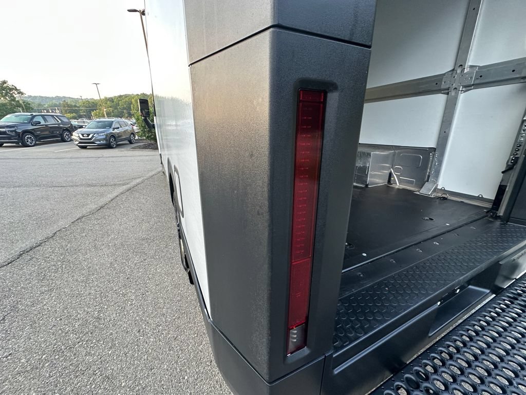 Used 2024 Chevrolet Brightdrop 600 w/ Commercial Equipment Package AWD/4WD image 30