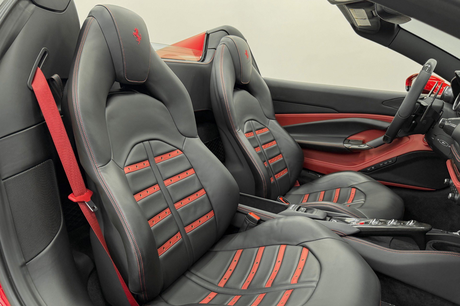 Used 2023 Ferrari F8 Tributo RWD image 25