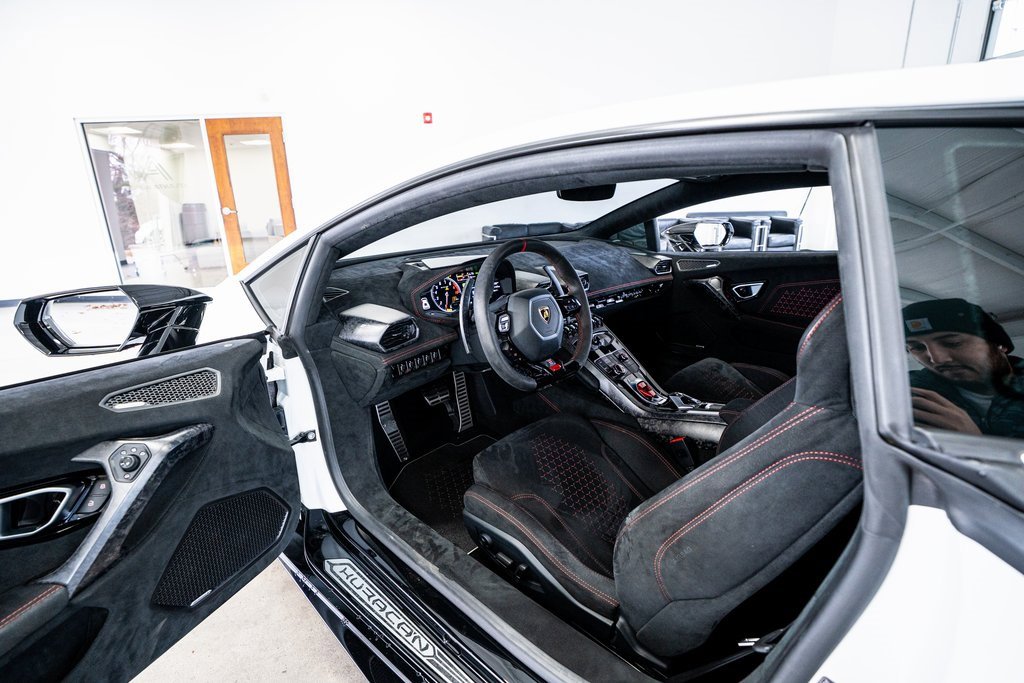 Used 2018 Lamborghini Huracan Performante image 43