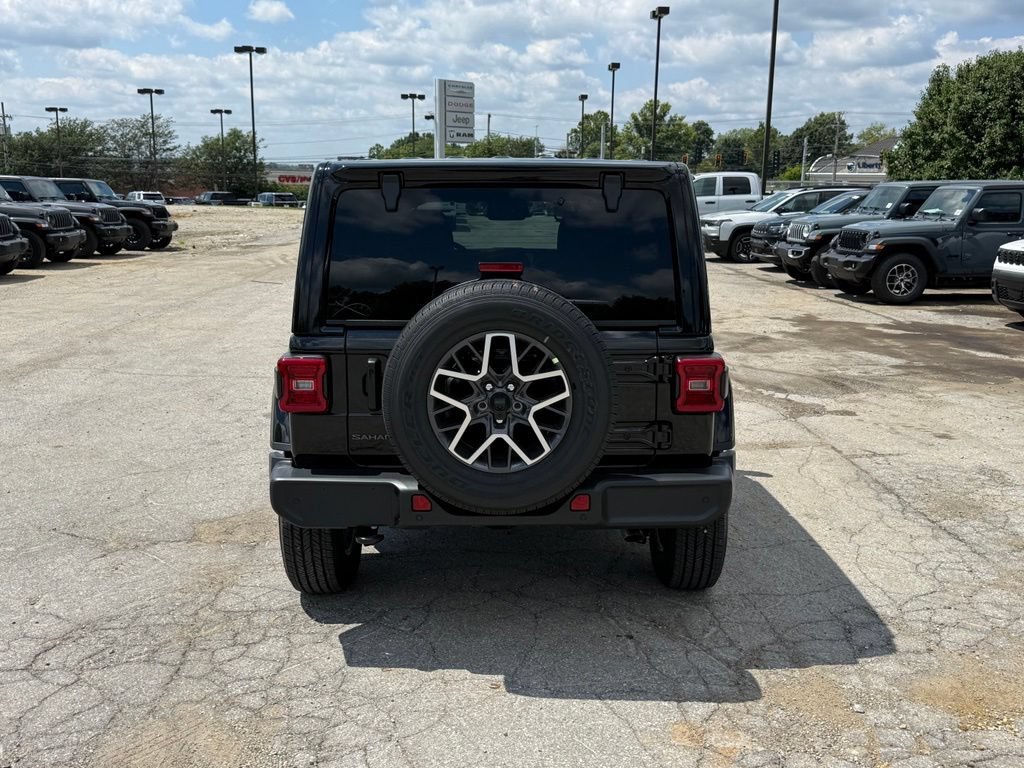 New 2026 Jeep Wrangler Unlimited Sahara AWD/4WD image 7