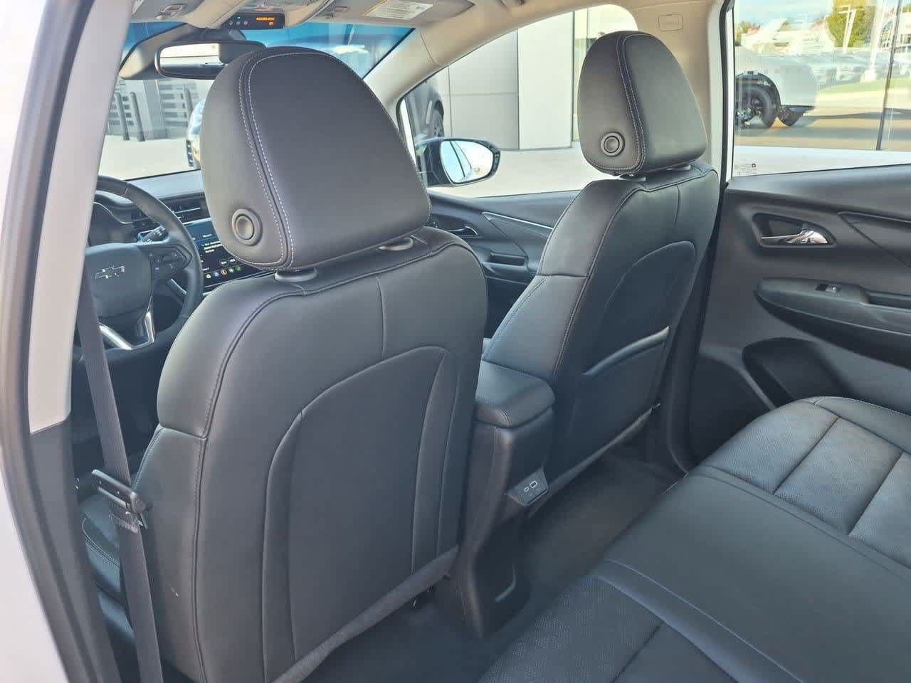 Used 2023 Chevrolet Bolt LT w/ Infotainment Package FWD image 18