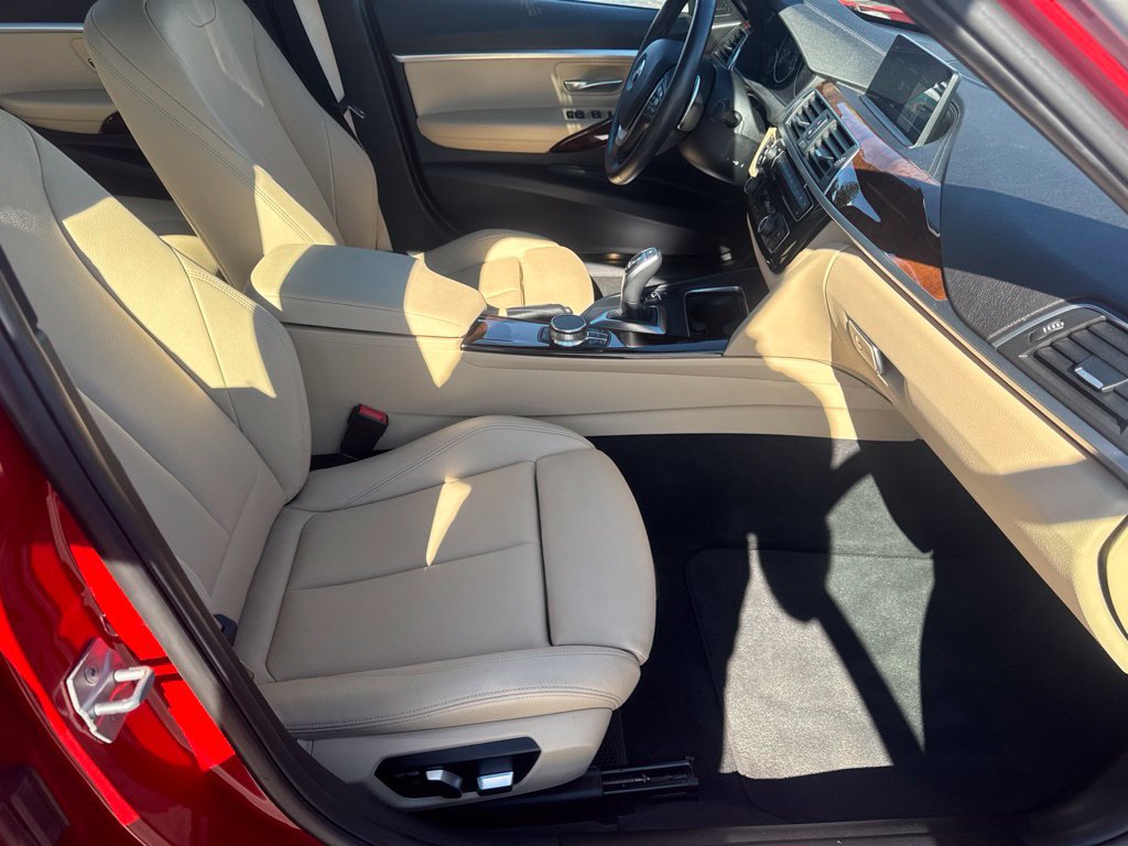 Used 2018 BMW 330i xDrive Sedan AWD/4WD image 38